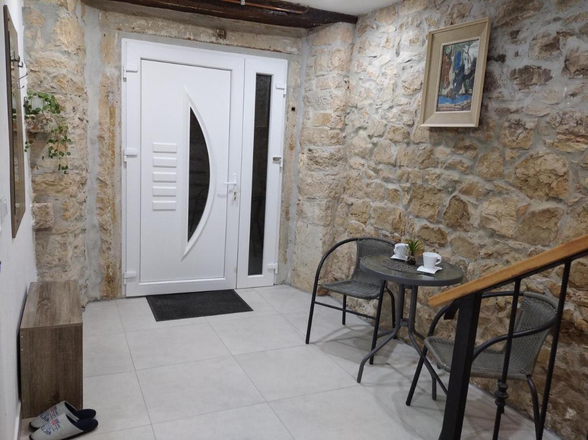 Apartman Lari Vizinada Exterior photo