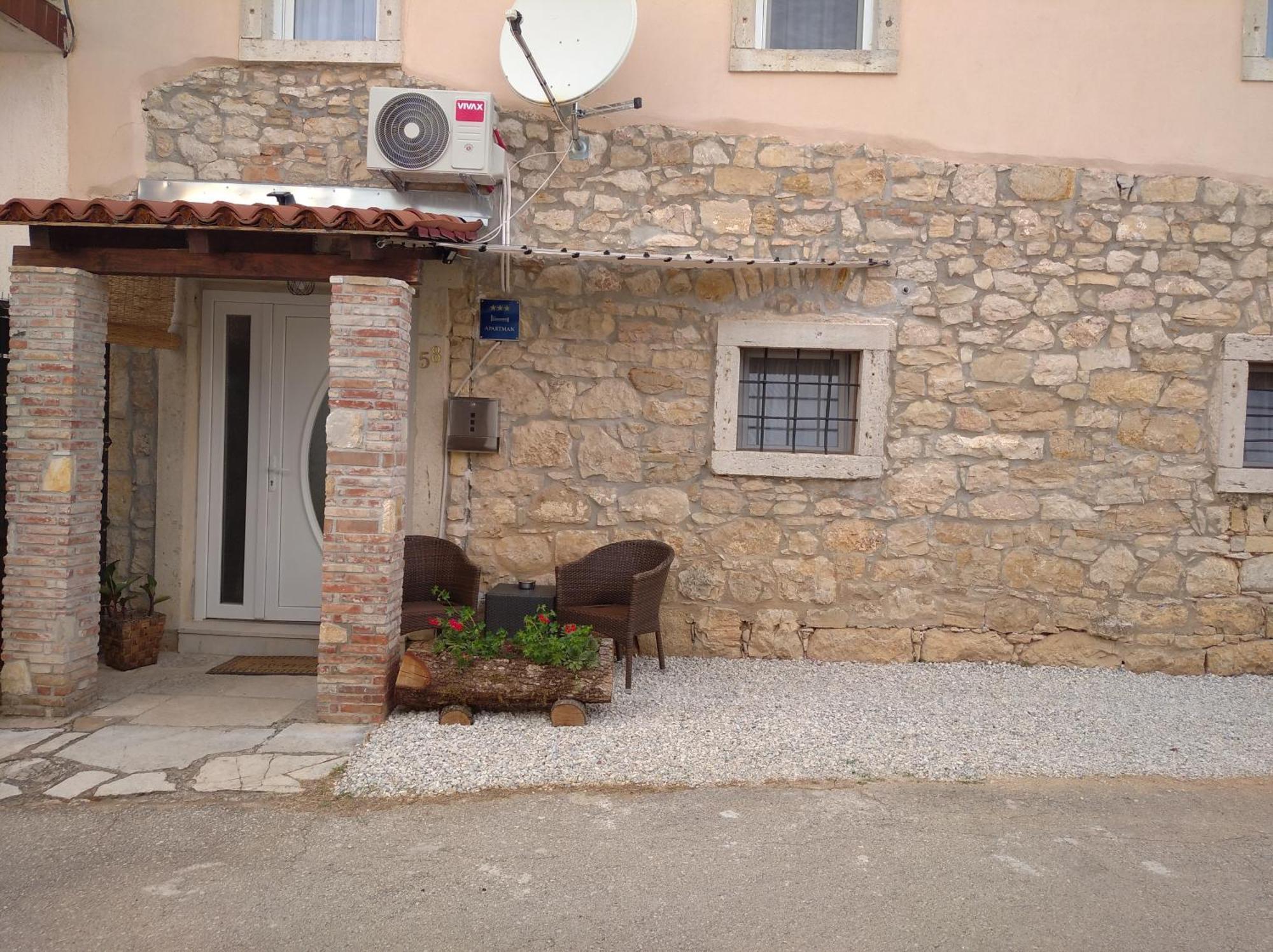 Apartman Lari Vizinada Exterior photo